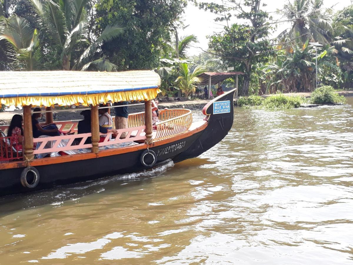 Valiyathayil Home Stay Kochi Eksteriør bilde